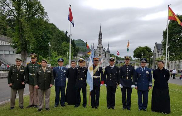 La Escuela de Aviación Militar participó de la 59ª Peregrinación Militar Internacional a Nuestra Señora de Lourdes