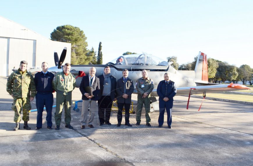 Delegación de la UNDEF visitó la Escuela de Aviación Militar