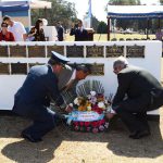 Ofrenda floral a integrantes de la Promoción XXXVII