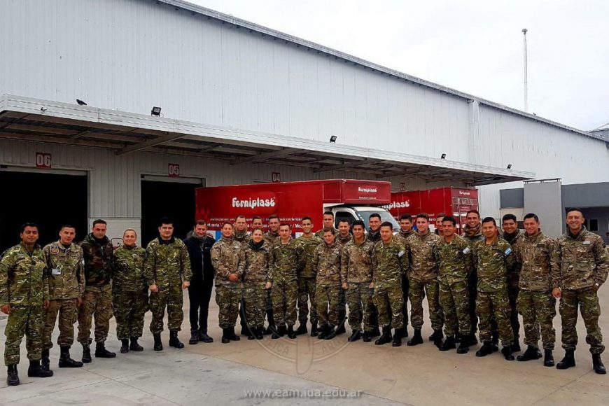 Visita de Cadetes al Centro de Distribución “Ferniplast”