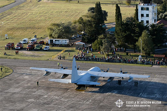 La Escuela de Aviación Militar brilló en la Jornada de Puertas Abiertas