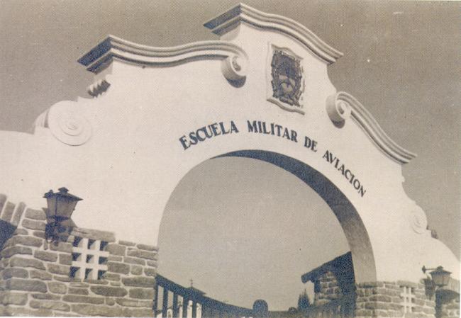 24-Vieja-entrada-a-la-EAM-Pag-69.jpg