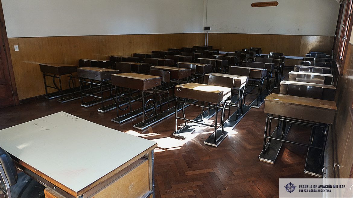 Escuadron-Estudios-aula.jpg