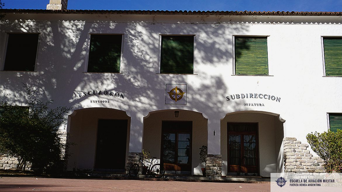 Escuadron-Estudios-entrada.jpg