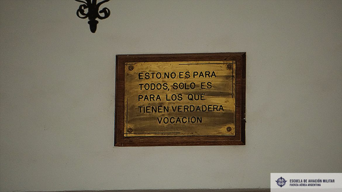 Hall-entrada-Cuerpo-de-Cadetes.jpg