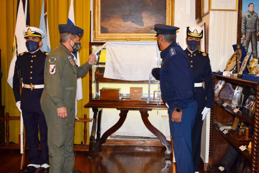 Reliquias de la casa de un Héroe descansan en el Cuerpo de Cadetes de la E.A.M.