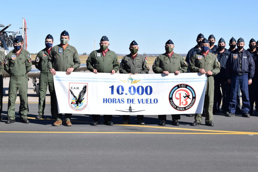 10.000 hs del Sistema de Armas Texan II en la E.A.M.