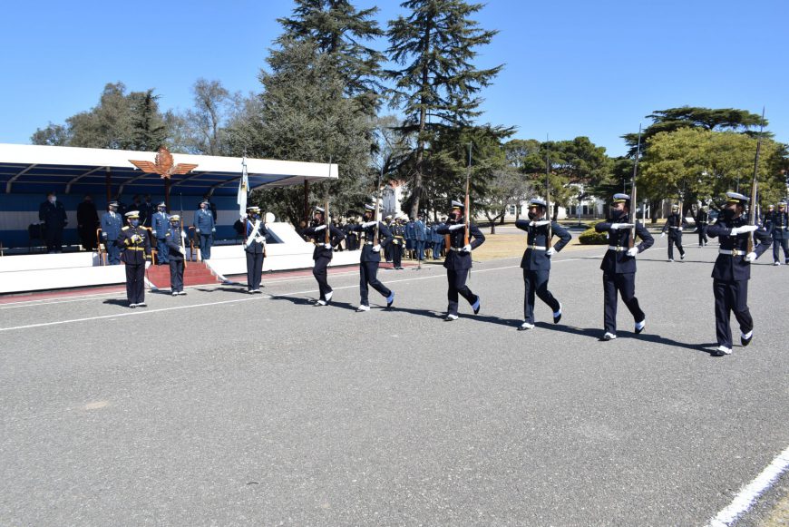 Jura a la Bandera de Cadetes y Soldados Voluntarios en la E.A.M