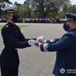 Brig. Cunietti entrega sable a Cadete de 1°Año