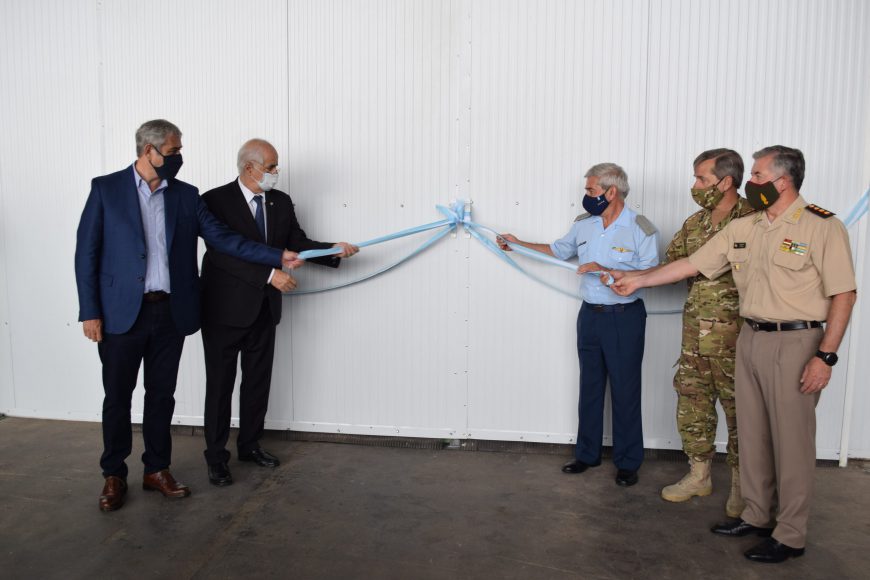 Inauguración del Entrenador de Vuelo de T6-C TEXAN II