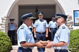 Entrega de Banderola al Com. Baiocco