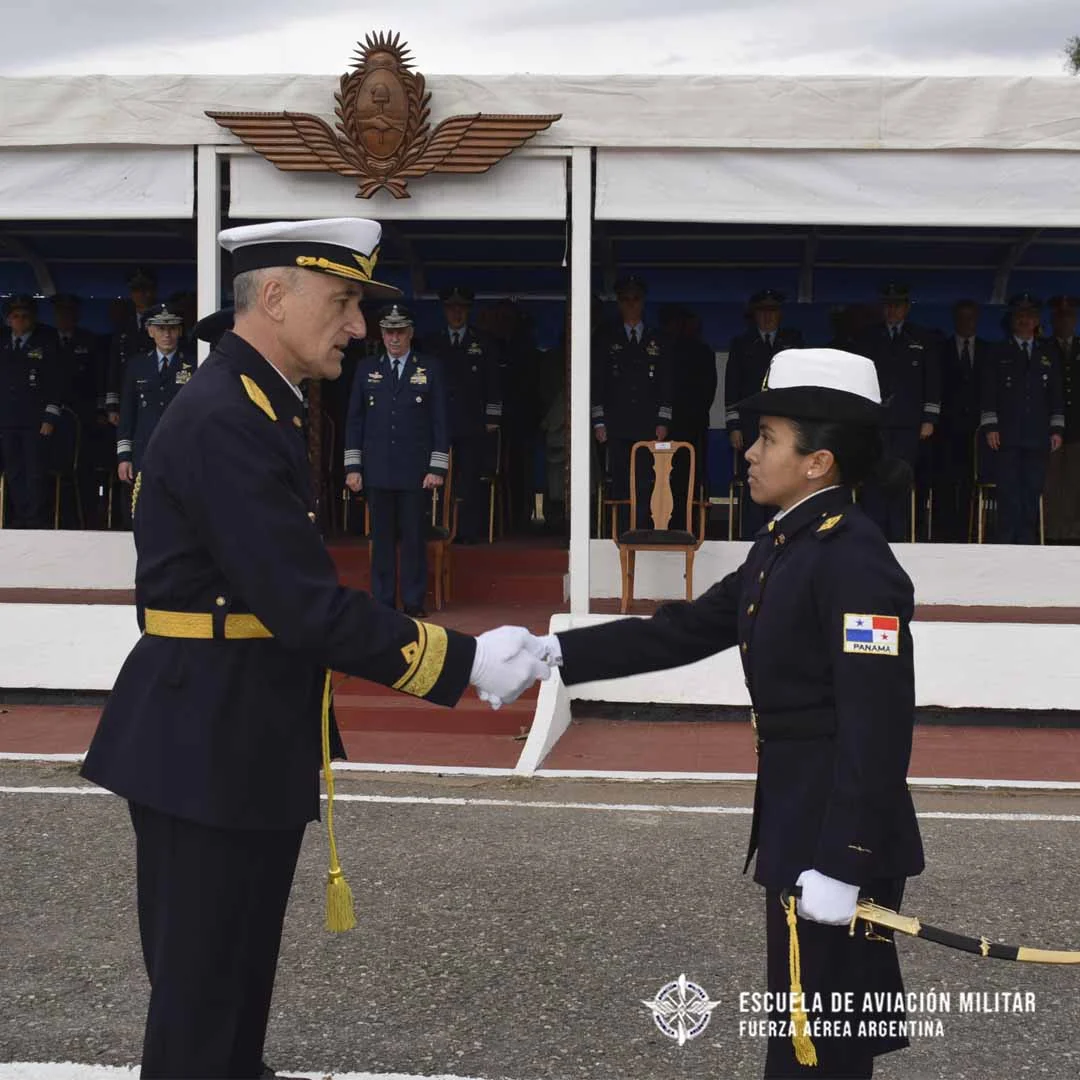 Entrega-de-Uniformes_9.webp