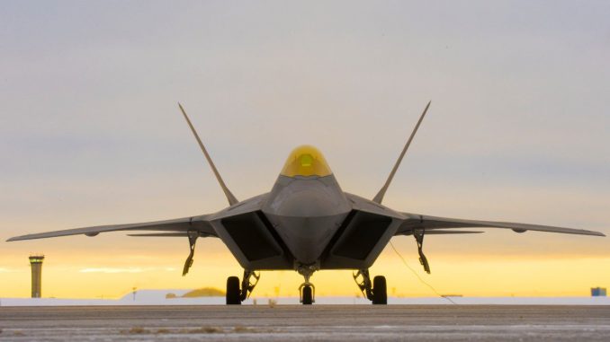 f-22-runway.jpg.pc-adaptive.1280.medium